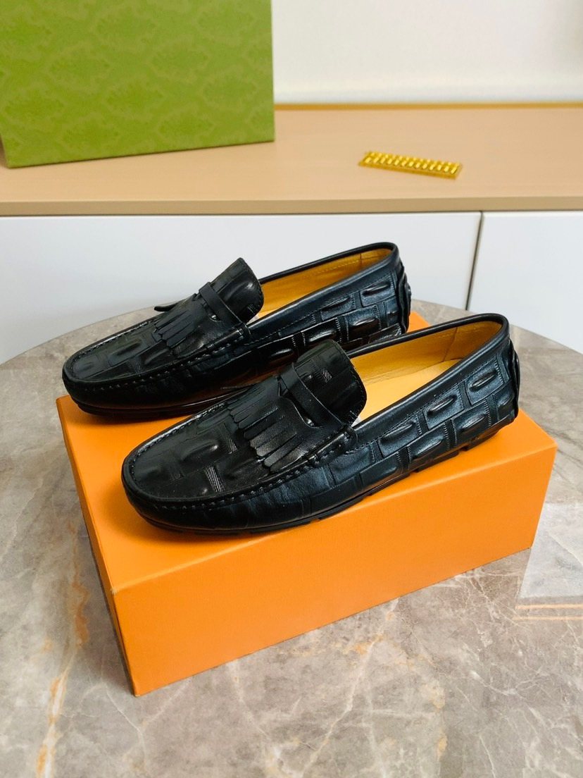 Men's Black Tasseled Loafers